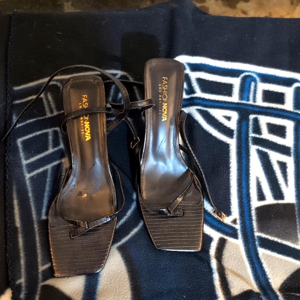 Fashion Nova sandals